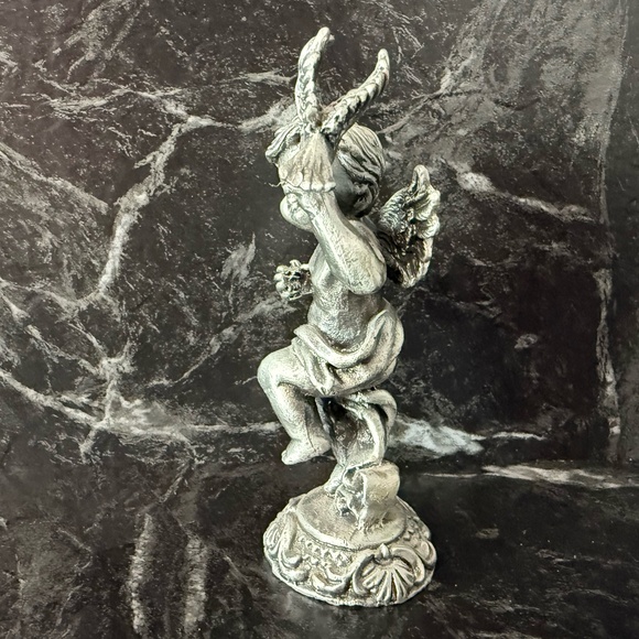 SUN Small Pewter Cherub Angel with Dove Figurine - Picture 5 of 13